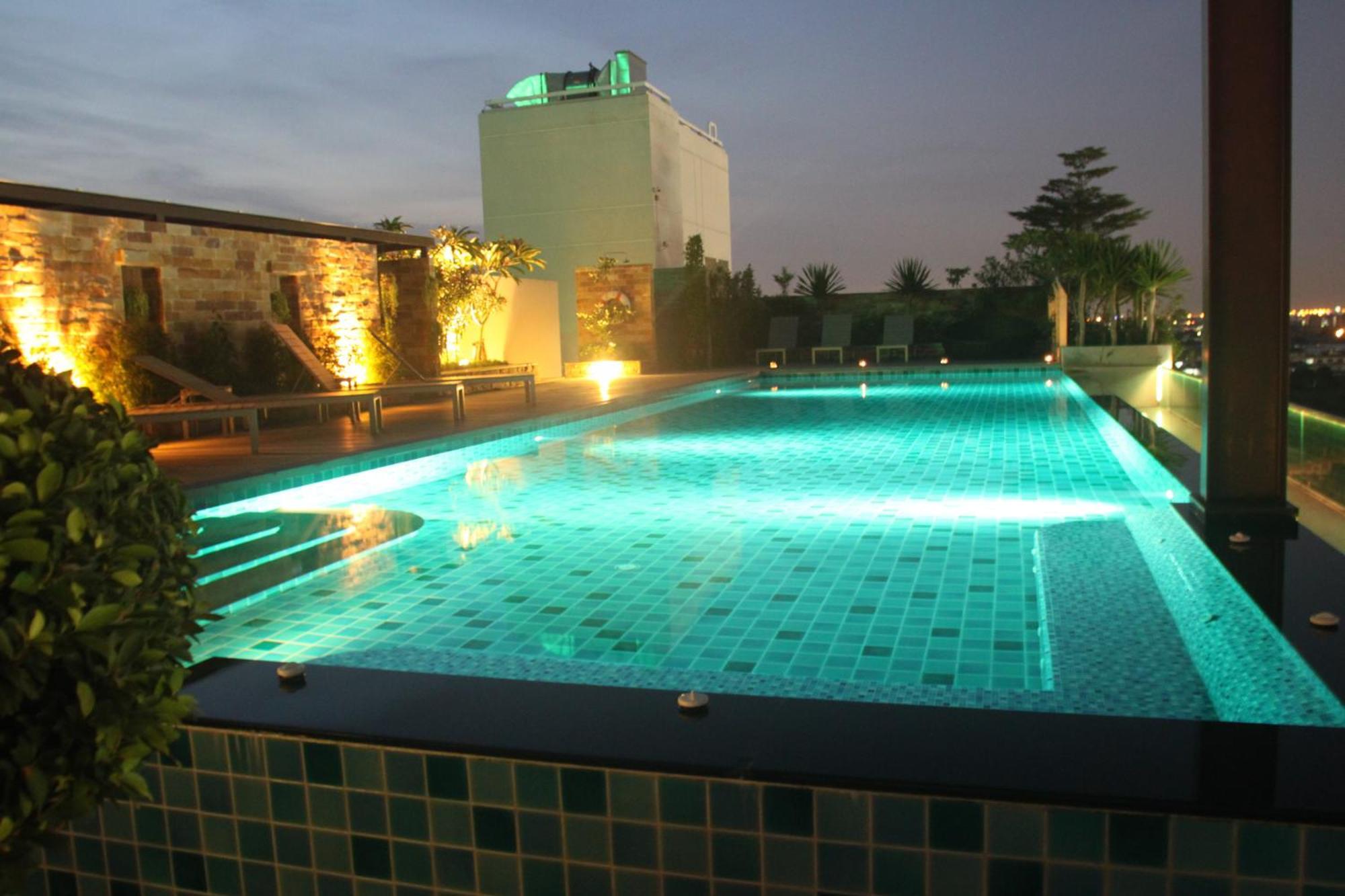 Park Village Rama II Банкок Екстериор снимка