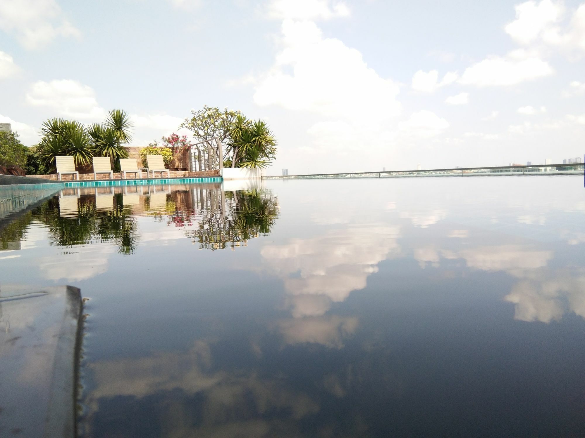 Park Village Rama II Банкок Екстериор снимка